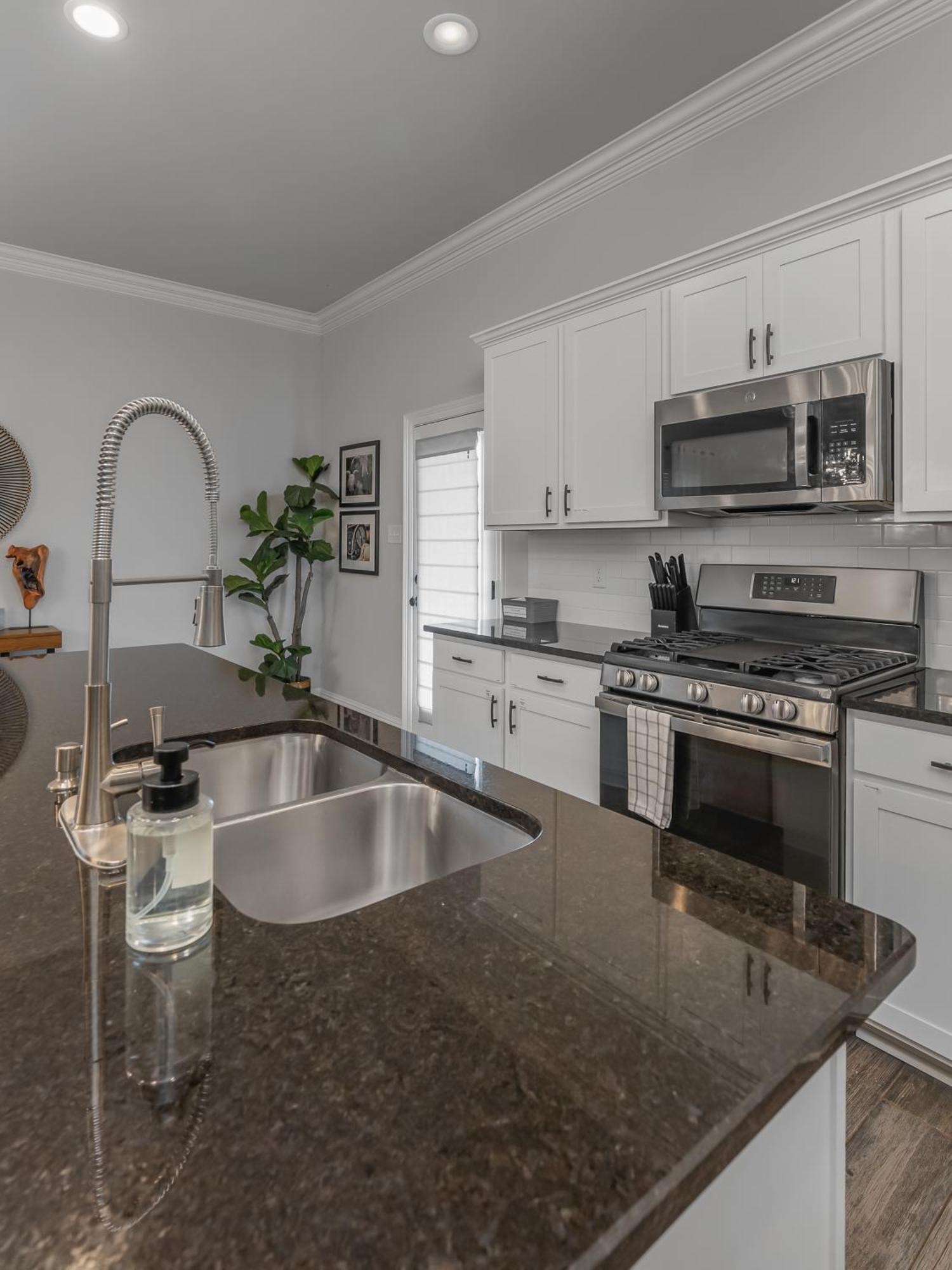 Luxe, Central, & Contemporary - A Modern Utopia! Tv In Each Room Shreveport Exterior photo